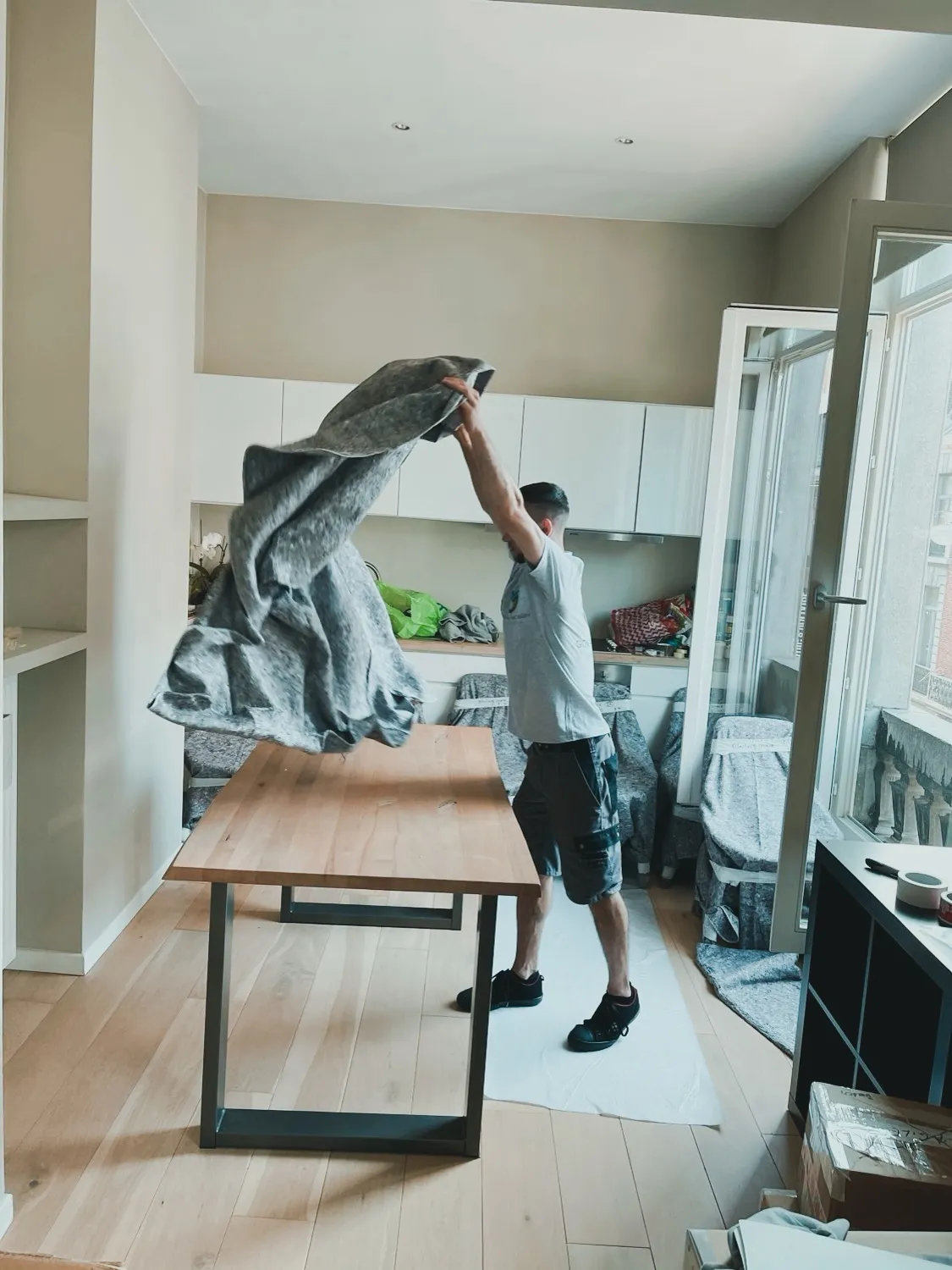 Loading & Unloading - Image 1